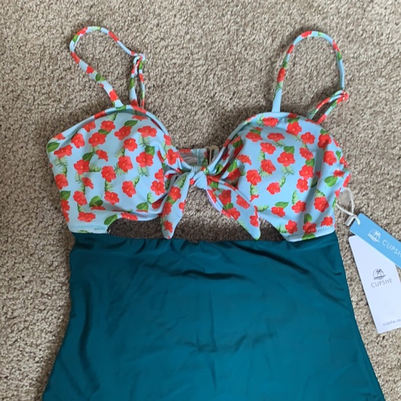 Cupshe one piece bathing suit - Picture 1 of 8